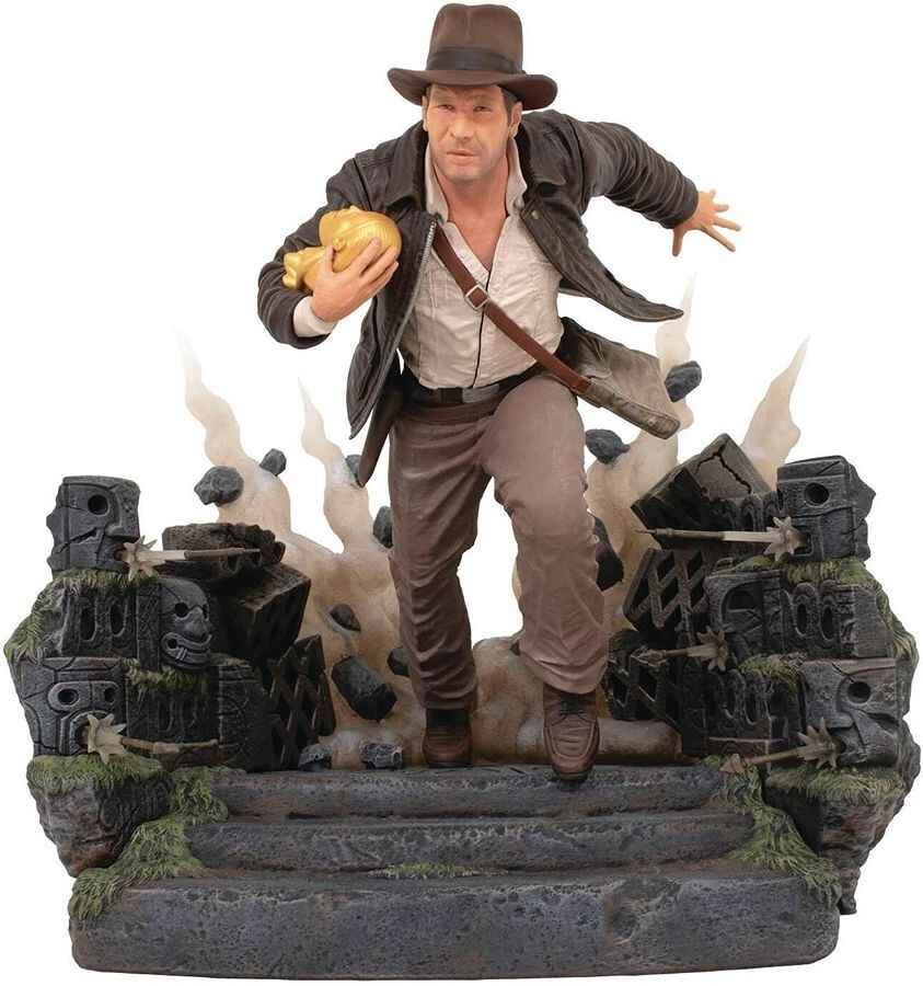 Indiana Jones and The Raiders of The Lost Ark: Escape with Idol Deluxe 10 Inch PVC Statue Diorama Figure