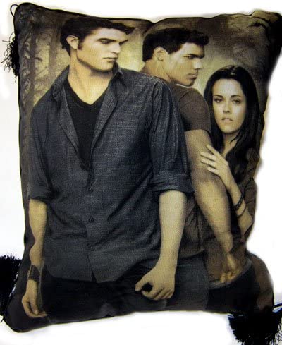 Twilight Saga New Moon Pillow: Jacob, Bella, Edward - fimurineforall.com